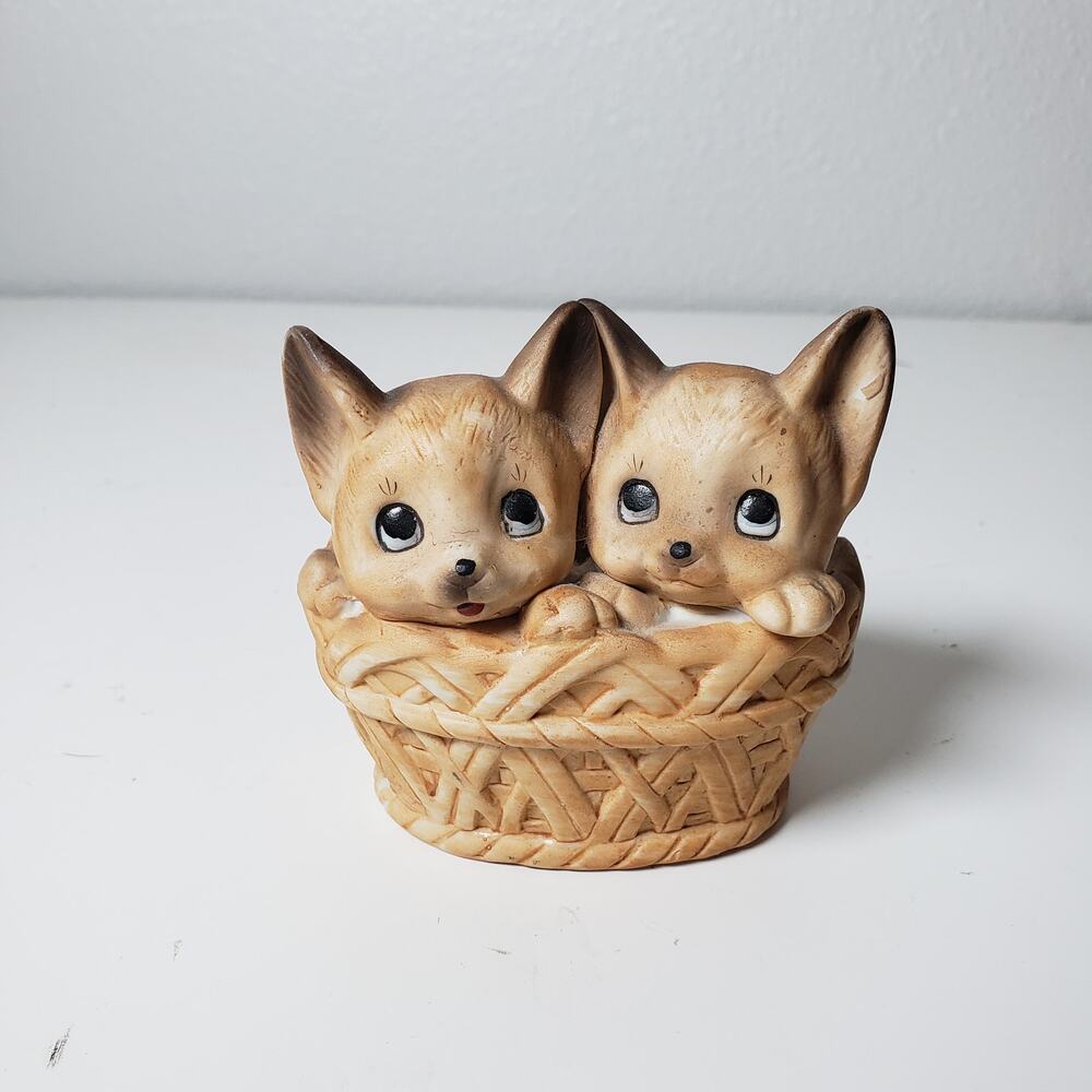 Vintage Royal Crown Kittens‎ In A Basket Figurine Beige Tan Retro Cat Collector